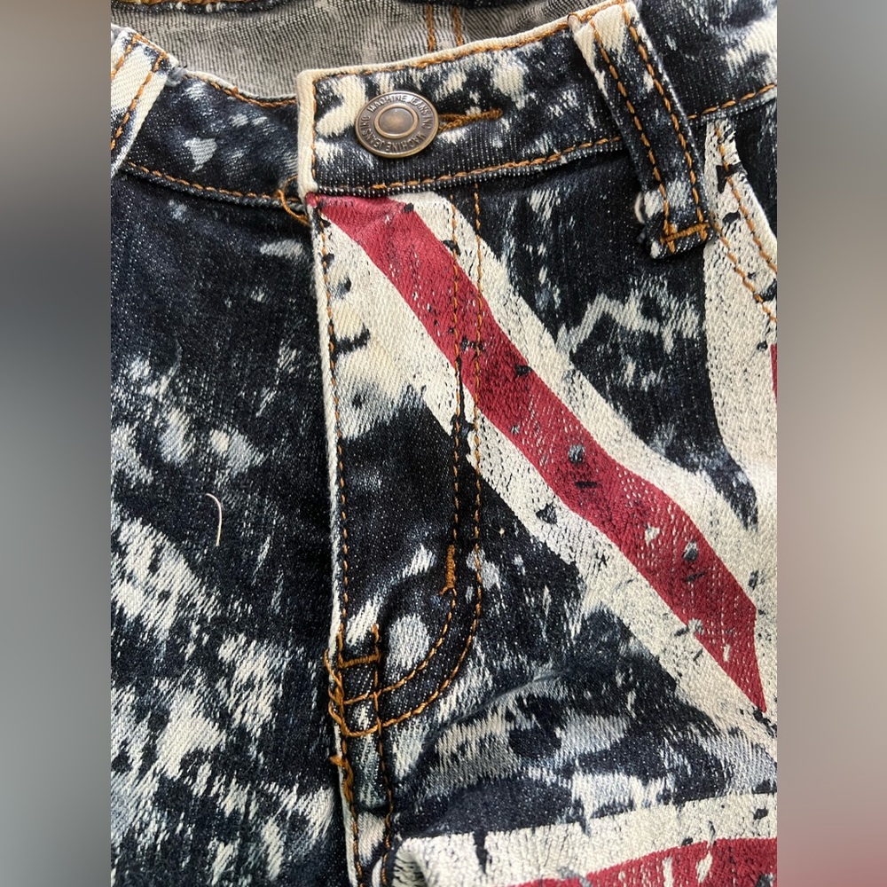 Machine Label Bleached Jeans - Picture 3 of 7